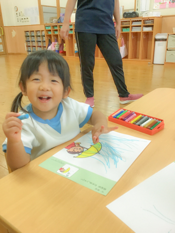絵を描く子ども